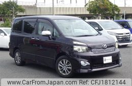 toyota voxy 2011 CFJ1812144