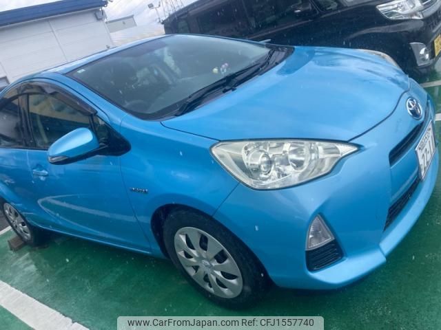 toyota aqua 2012 CFJ1557740 image 2