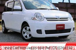 toyota sienta 2011 O11435