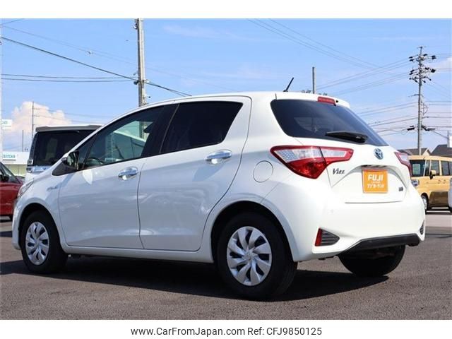 toyota vitz 2019 -TOYOTA--Vitz DAA-NHP130--NHP130-4010744---TOYOTA--Vitz DAA-NHP130--NHP130-4010744- image 2