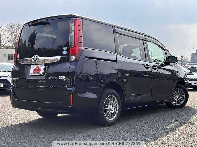 toyota noah 2015 504928-928107 image 2