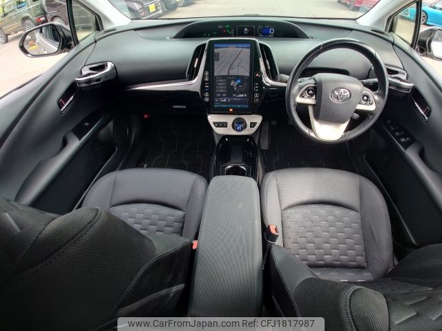 toyota prius-phv 2017 CFJ1817987 image 2