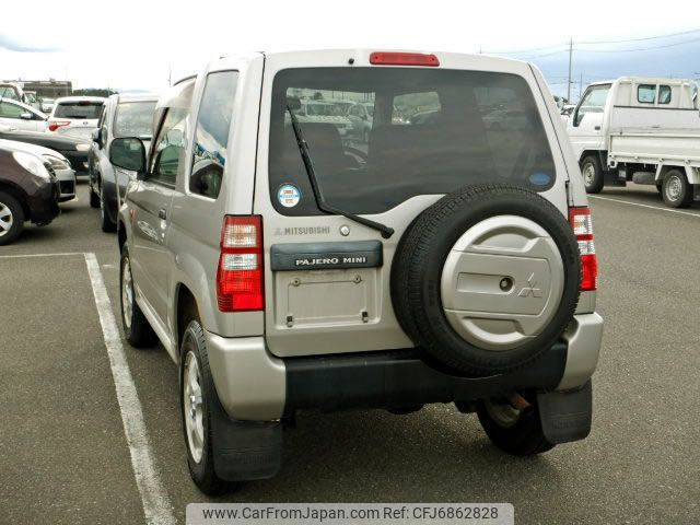 mitsubishi pajero-mini 2002 CFJ6862828 image 2