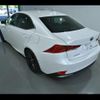 lexus is 2016 quick_quick_DAA-AVE35_0001453 image 2