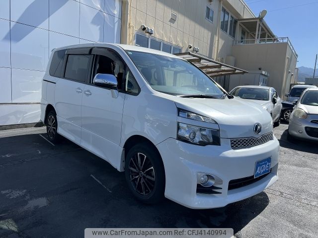 toyota voxy 2011 CFJ4140994 image 2