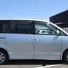 toyota noah 2004 3282185-Y2025040361A-12 image 5