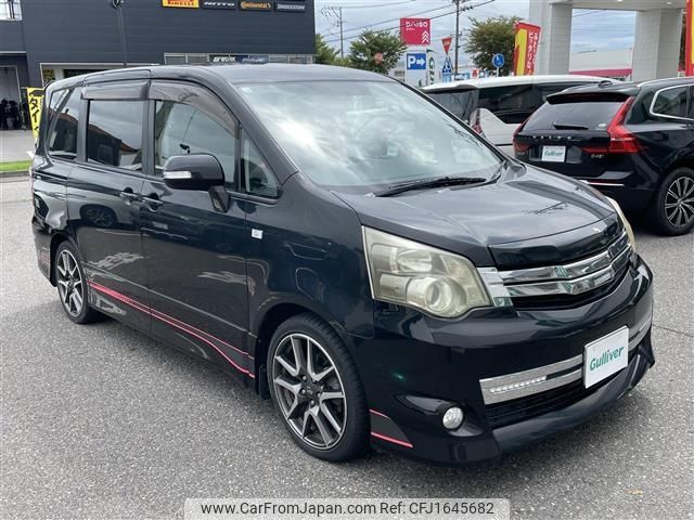 toyota noah 2010 CFJ1645682 image 1