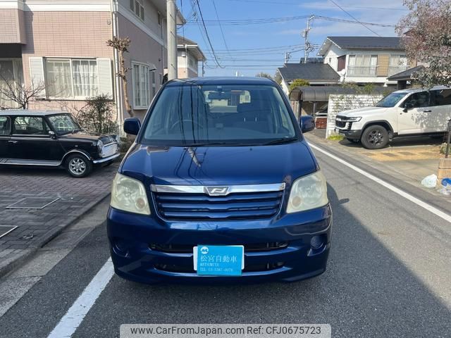 toyota noah 2003 GOO_JP_700050294530250123002 image 2