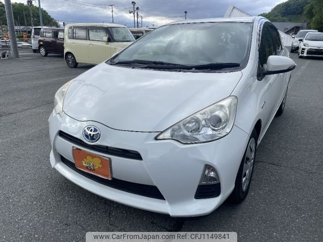 toyota aqua 2013 -TOYOTA--AQUA DAA-NHP10--NHP10-6247400---TOYOTA--AQUA DAA-NHP10--NHP10-6247400- image 1