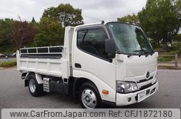hino dutro 2025 CFJ1872180
