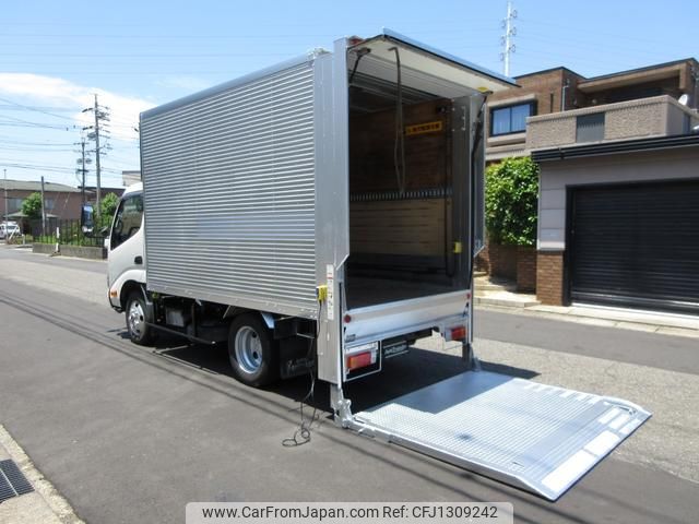hino dutro 2013 CFJ1309242 image 1