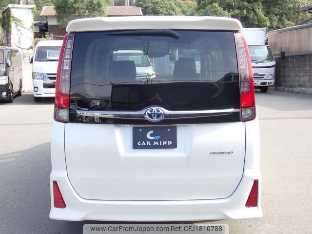 toyota voxy 2016 CFJ1810788 image 2