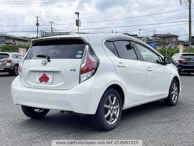 toyota aqua 2015 504928-921626 image 2