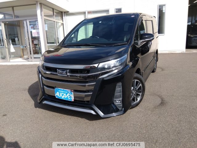 toyota noah 2018 -TOYOTA--Noah DBA-ZRR85W--ZRR85-0090881---TOYOTA--Noah DBA-ZRR85W--ZRR85-0090881- image 1