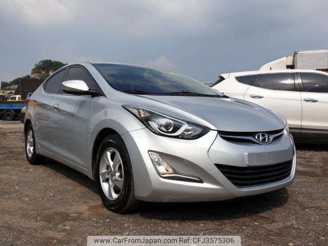 hyundai avante 2016 ED-03209-20190819 image 1