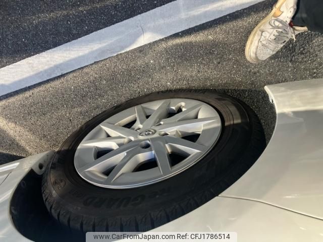 toyota prius-α 2015 CFJ1786514 image 2