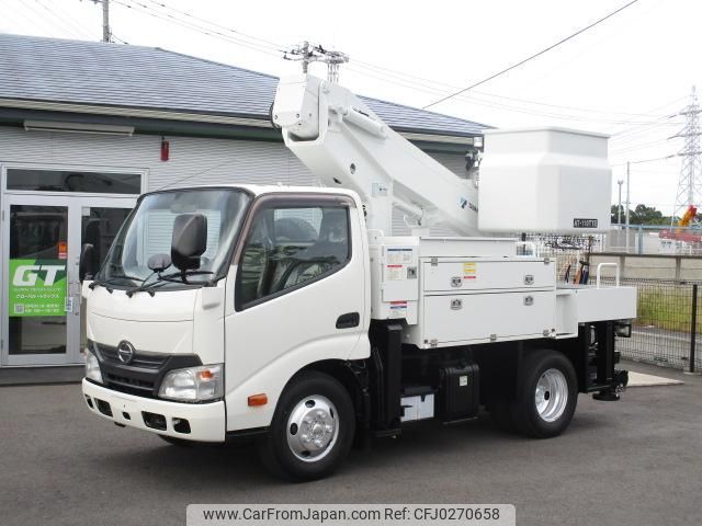 hino dutro 2016 GOO_NET_EXCHANGE_0403732A30240930W002 image 1