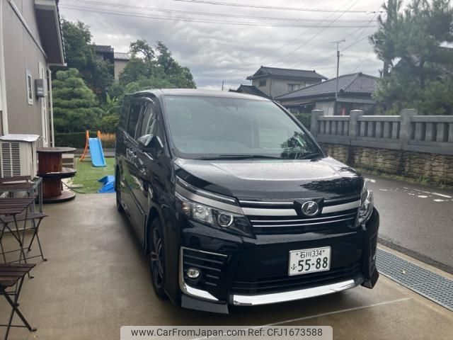 toyota voxy 2017 CFJ1673588 image 1