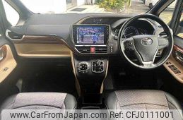 toyota noah 2014 504928-923419