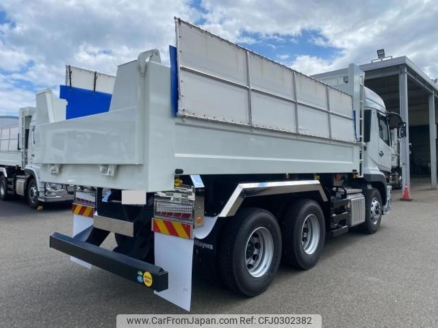 文玩堂：【优惠一天】大沽石45mm（巨石强森）超级大 2023 Mitsubishi Fuso Super Great 2KG-FV70HX - Car Price $103,099