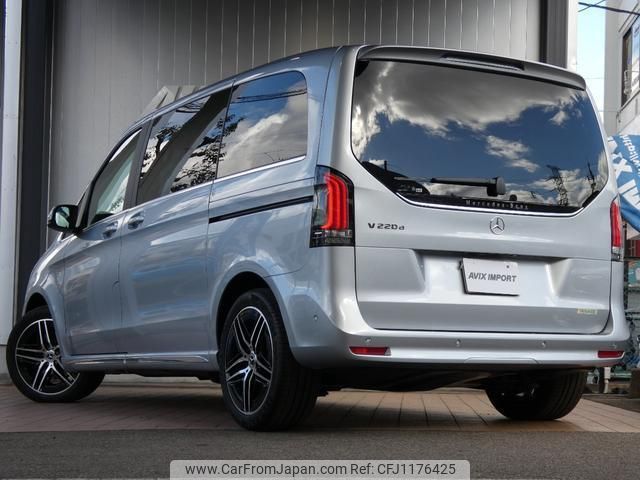 mercedes-benz v-class 2024 quick_quick_447811CP_W1V44781124420862 image 2
