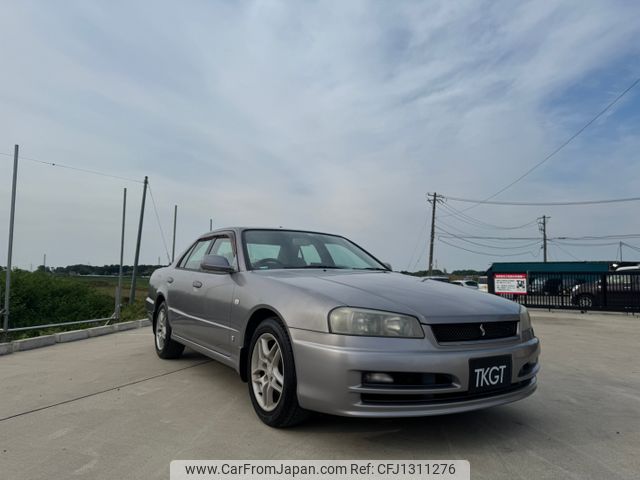 nissan skyline 2000 1300133 image 2