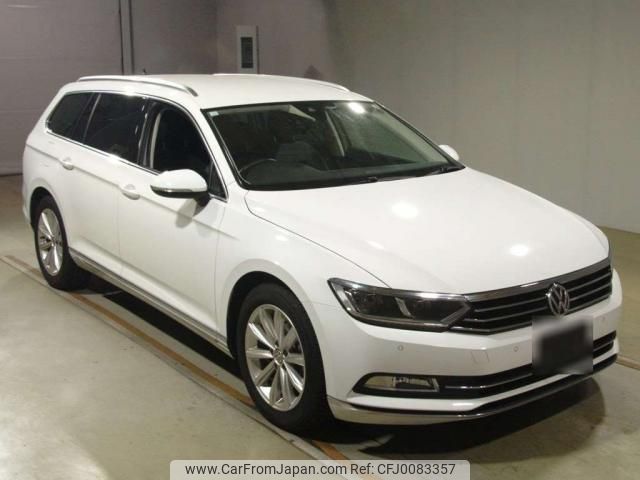 volkswagen passat-variant 2018 quick_quick_LDA-3CDFC_WVWZZZ3CZJE183519 image 1