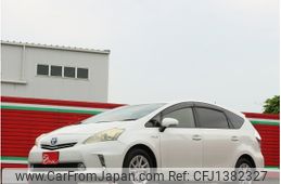 toyota prius-α 2013 CFJ1382327
