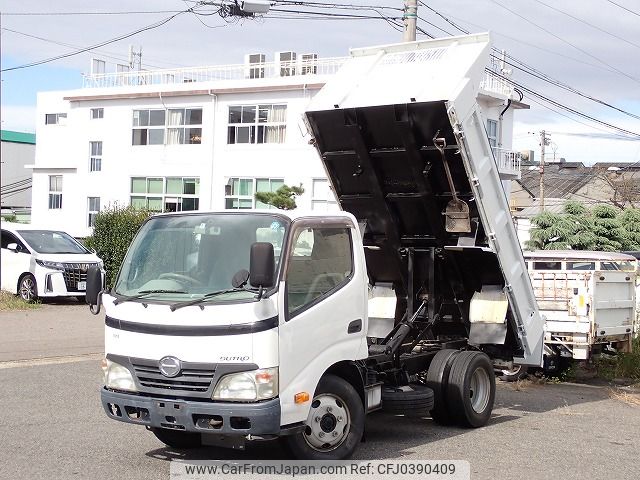 hino dutro 2011 24631913 image 1