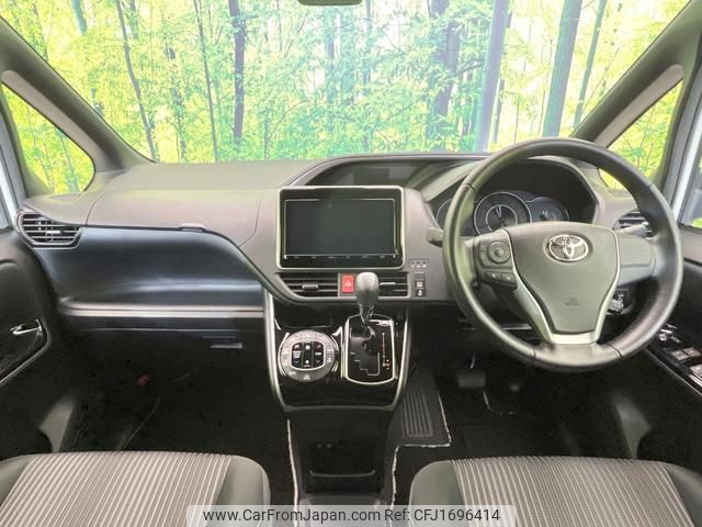 toyota voxy 2018 CFJ1696414 image 2