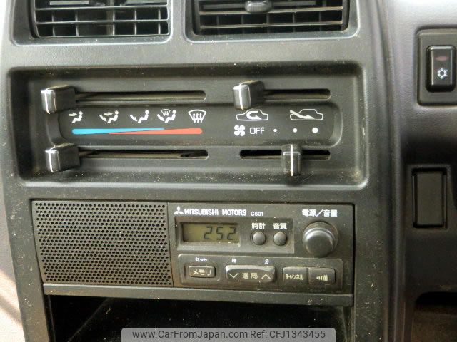 mitsubishi minicab-truck 1996 No.15997 image 2