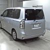 toyota voxy 2011 CFJ1861715 image 2