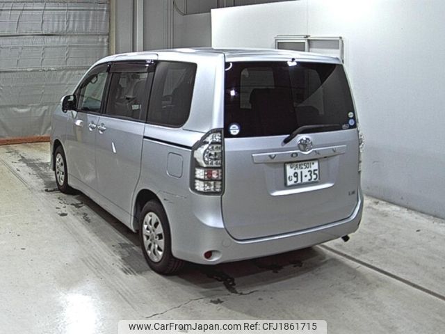 toyota voxy 2011 CFJ1861715 image 2