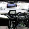 toyota c-hr 2017 quick_quick_DAA-ZYX10_ZYX10-2022725 image 3