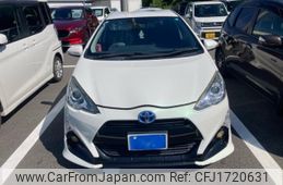 toyota aqua 2017 CFJ1720631