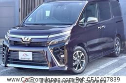 toyota voxy 2018 quick_quick_ZRR80W_ZRR80-0457095