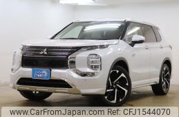 mitsubishi outlander-phev 2023 CFJ1544070
