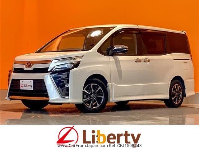 toyota voxy 2018 CFJ1598443 image 1