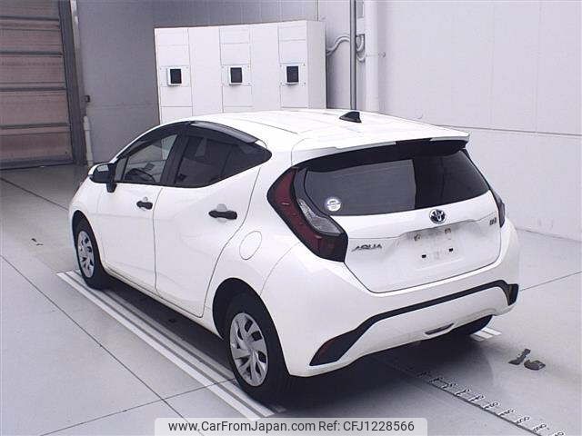 toyota aqua 2022 -TOYOTA--AQUA MXPK10-2002530---TOYOTA--AQUA MXPK10-2002530- image 2