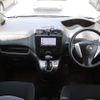 nissan serena 2011 D00119 image 2