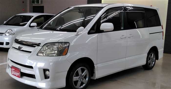 2005 Toyota Noah DBA-AZR60G 2WD - Car Price $1,800