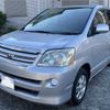 toyota noah 2004 TE3730 image 1