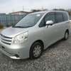 toyota noah 2008 18145C image 1