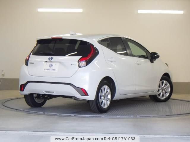 toyota aqua 2024 CFJ1761033 image 2