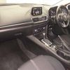 mazda axela 2017 CFJ1834180 image 5