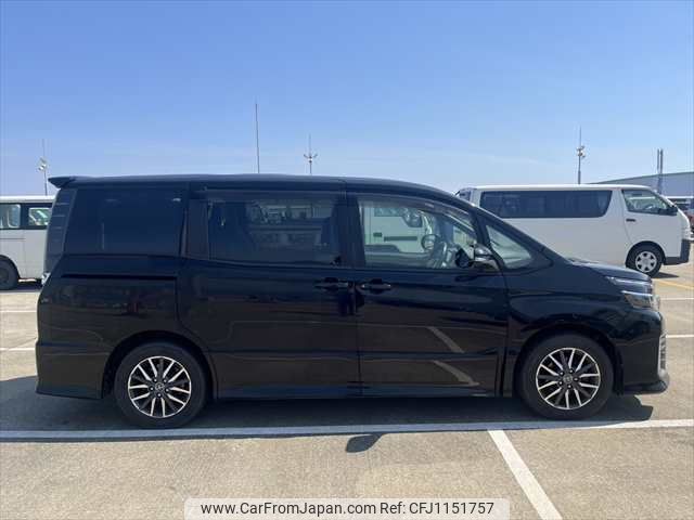 toyota voxy 2014 NIKYO_QK29875 image 1