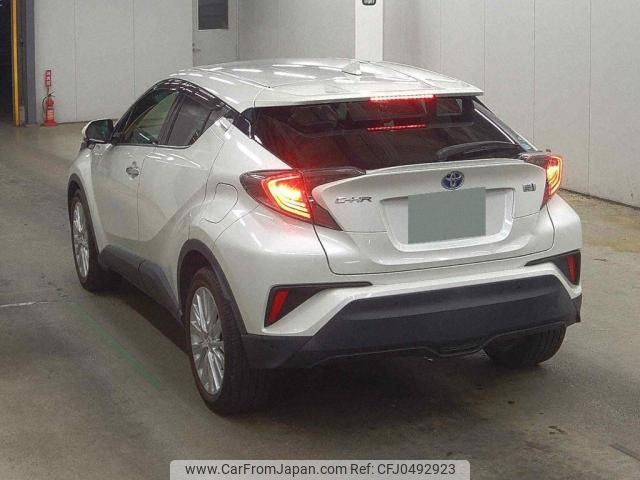 toyota c-hr 2018 quick_quick_DAA-ZYX10_ZYX10-2126922 image 2