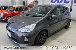 toyota aqua 2012 quick_quick_6AA-NHP10_2087878