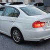 bmw 3-series 2010 8 image 6