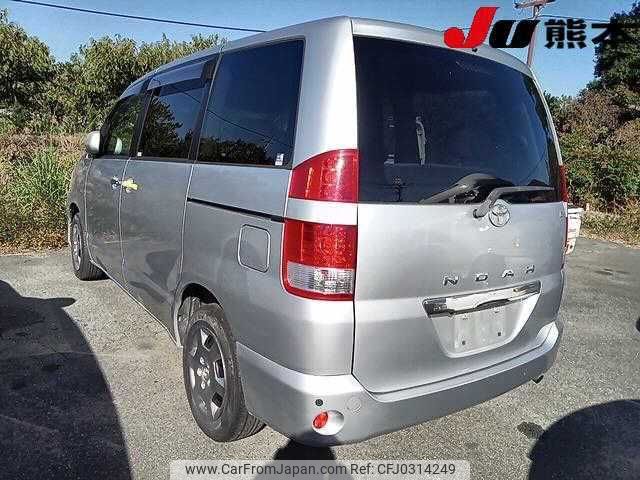 toyota noah 2005 TE131 image 1